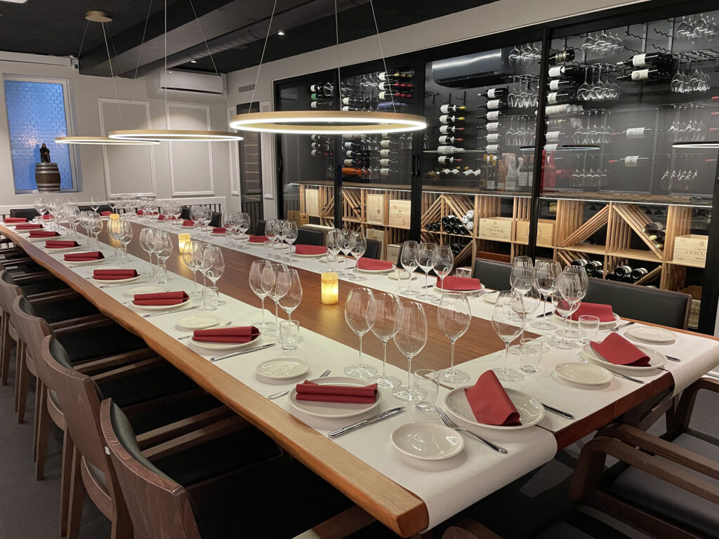 Restaurant Latinerly i Viborg fik nye stole til deres vinrum